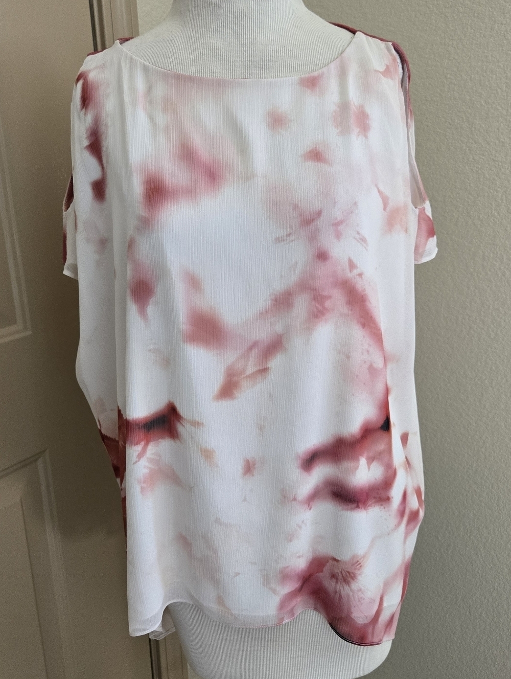 Alice + Olivia Cherry Blossom chiffon cold shoulder blouse L